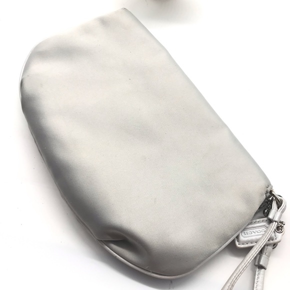 Silver Coach Horse and carriage  Wristlet - Picture 3 of 5